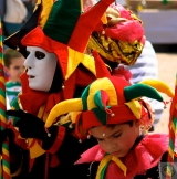 <h5>Carnaval : Les Bouffons - Tarascon sur Ariège (09)</h5><p>32 cm x 32 cm</p>